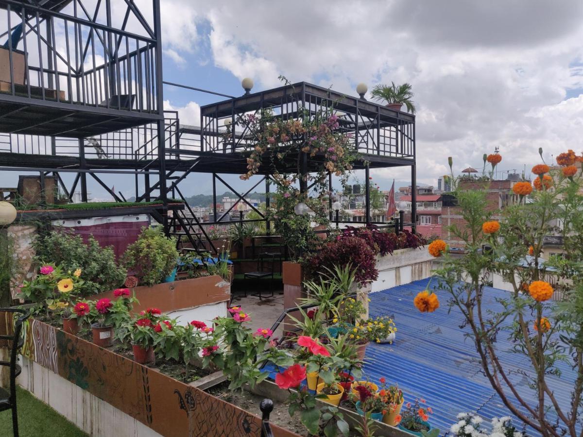 Yog Hostel กาฐมาณฑุ ภายนอก รูปภาพ