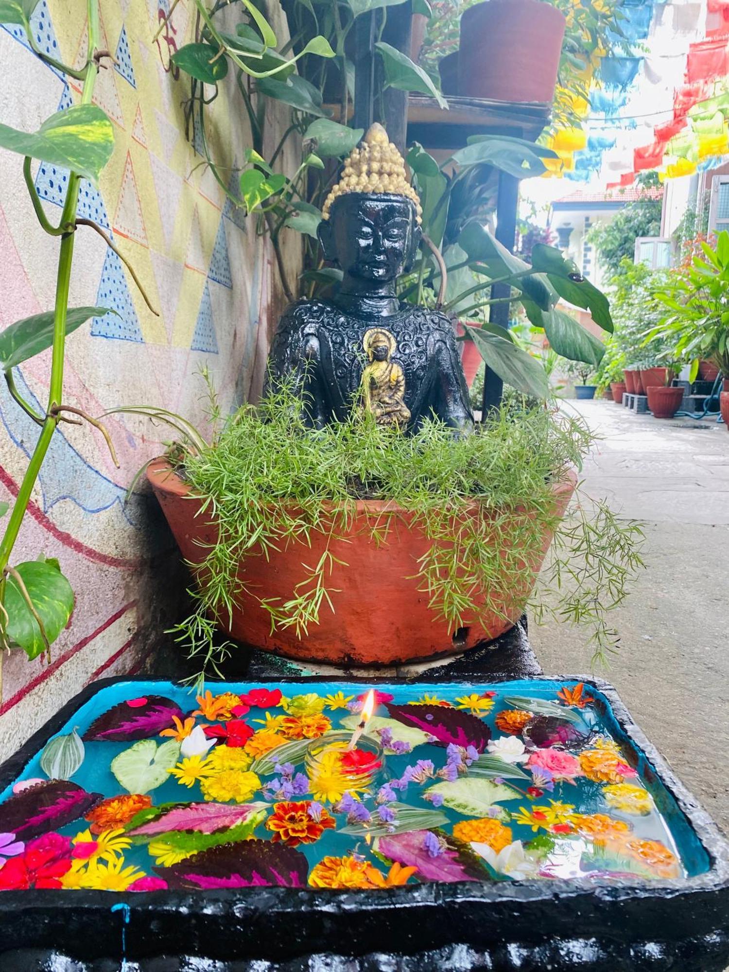 Yog Hostel กาฐมาณฑุ ภายนอก รูปภาพ