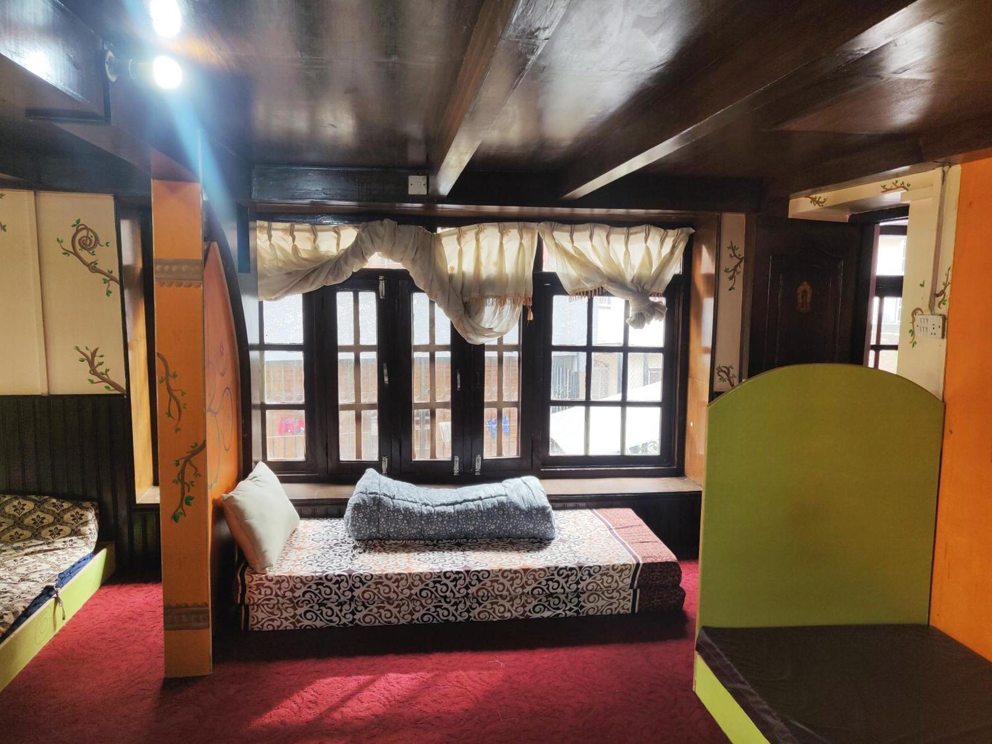 Yog Hostel กาฐมาณฑุ ห้อง รูปภาพ